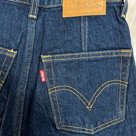 Levi’s Ribcage Straight Jeans - Picture 3 of 6